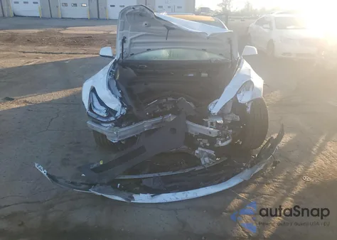 2018 Tesla Model 3 z USA, uszkodzony, nr VIN 5YJ3E1EB2JF055941